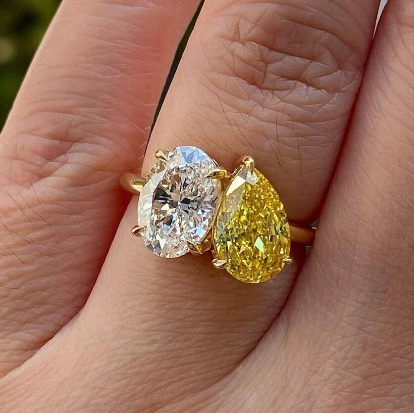 two-stone-toi-et-moi-ring-halo