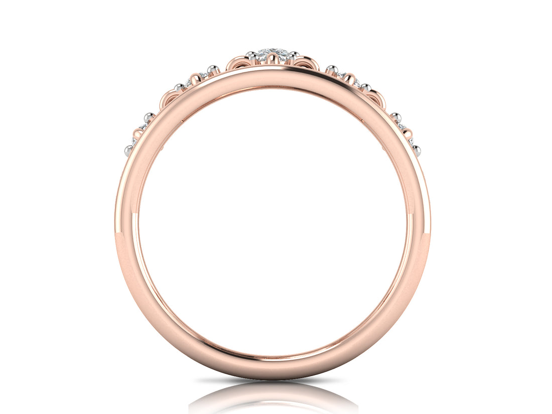 Artistic Diamond Band with Intricate Detailing